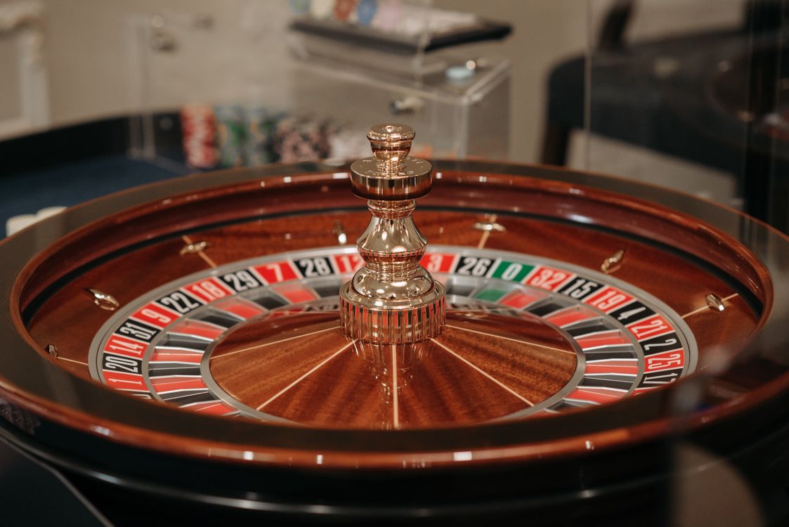 Roda roulette klasik di kasino